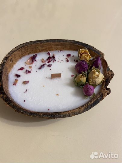 Свеча в кокосе