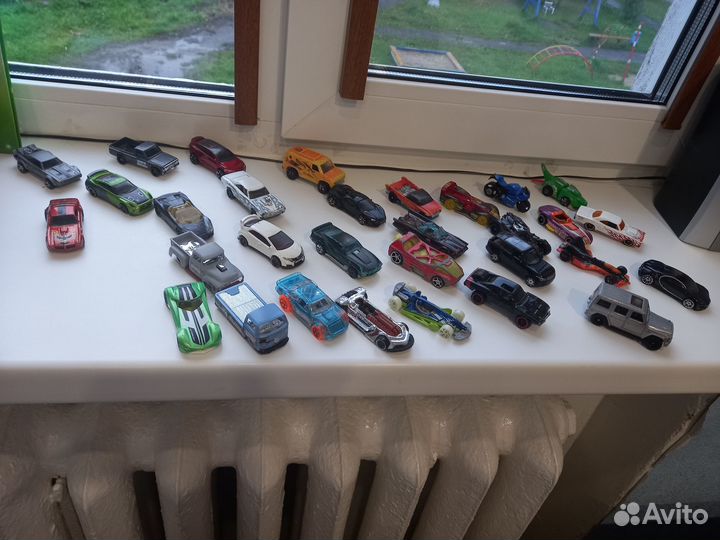 Игрушки машинки hotwheels