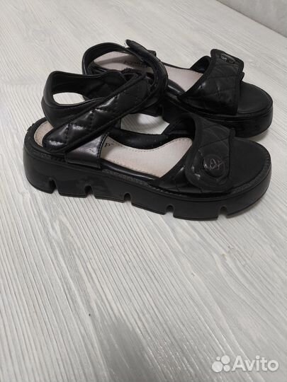 Сандалии для девочки