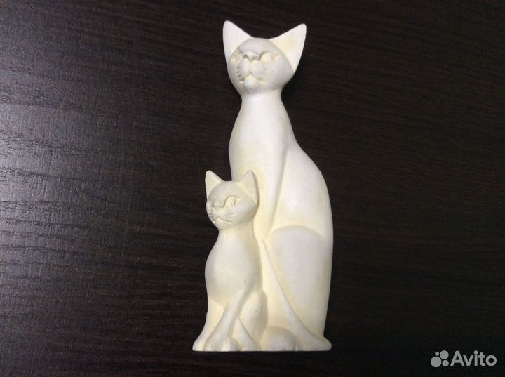 Статуэтка кошка