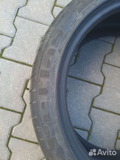 Petlas Velox Sport PT741 245/40 R19