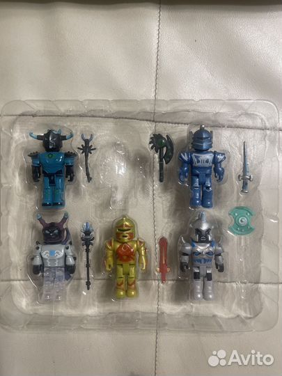 Roblox фигурки