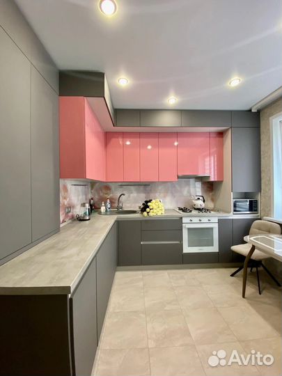 Прямая кухня на заказ. Фабрика в Омске