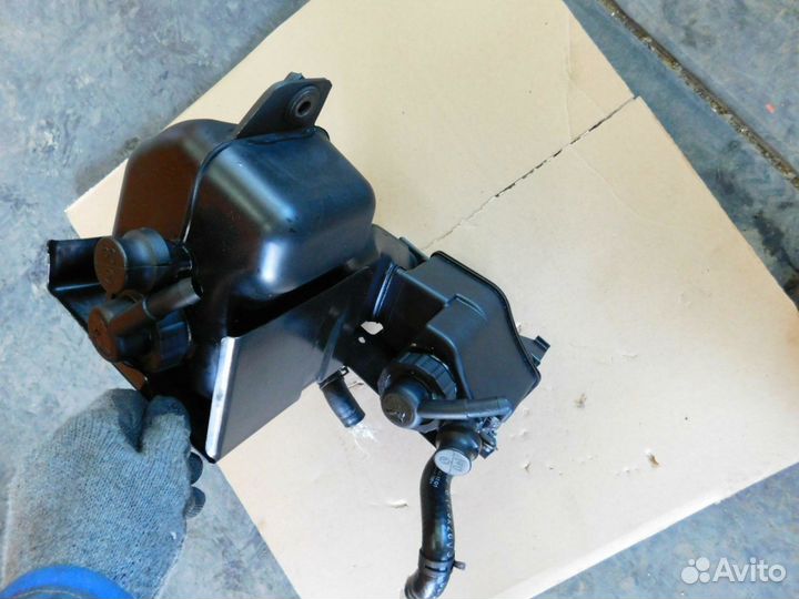 Бачок под гидравлику на Mercedes CL-Class C215