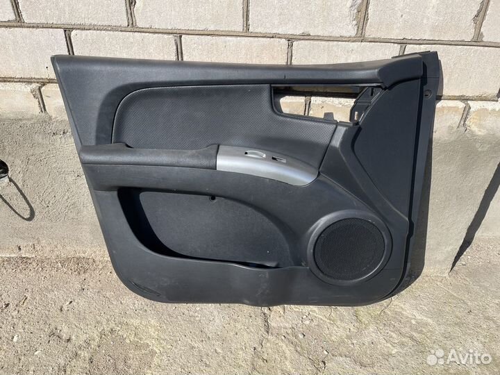 Обшивка двери Kia sportage 2