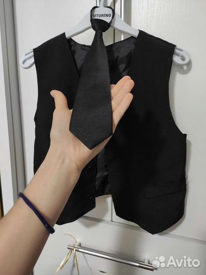 Жилетка школьная черная