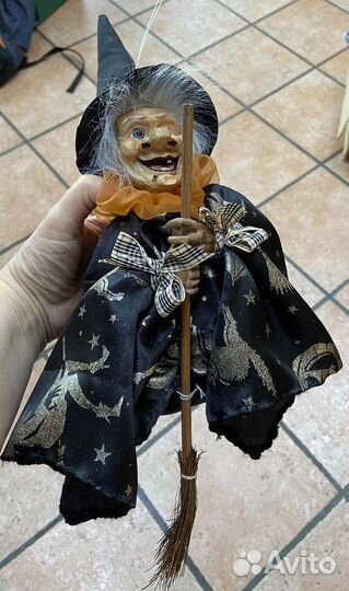 Баба Яга на метле. Оберег для дома