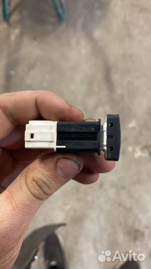 Кнопка старт-стоп Volkswagen Jetta 6