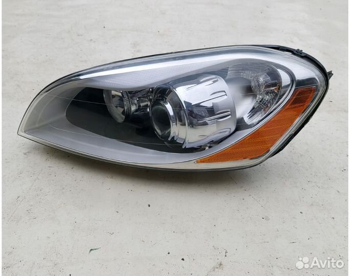 Левая передняя фара volvo XC60 США