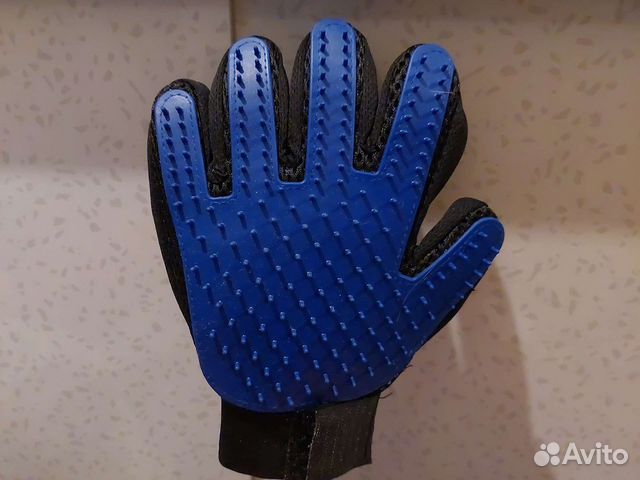 Перчатка для вычесывания шерсти