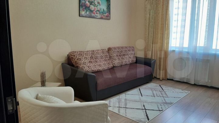 2-к. квартира, 54 м², 4/18 эт.