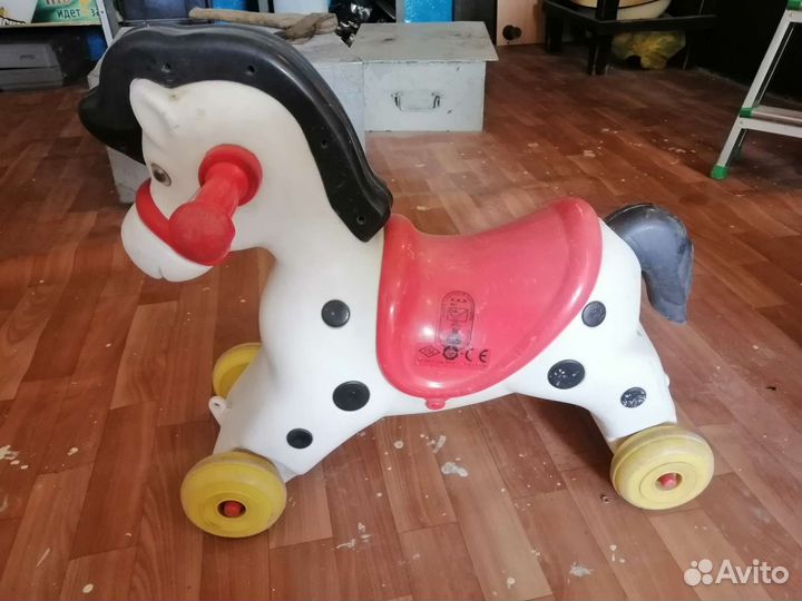 Лошадь детская на колесах