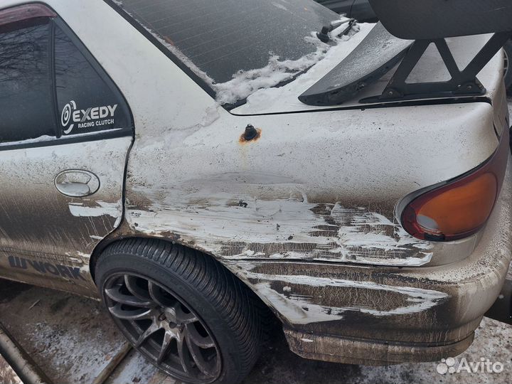 Mitsubishi Lancer 1.2 МТ, 1990, битый, 200 000 км