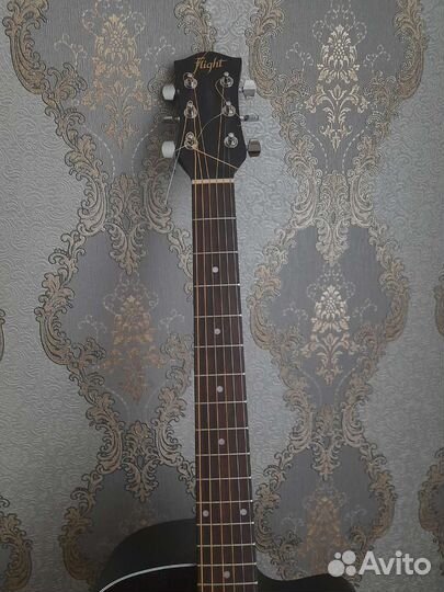 Акустическая гитара