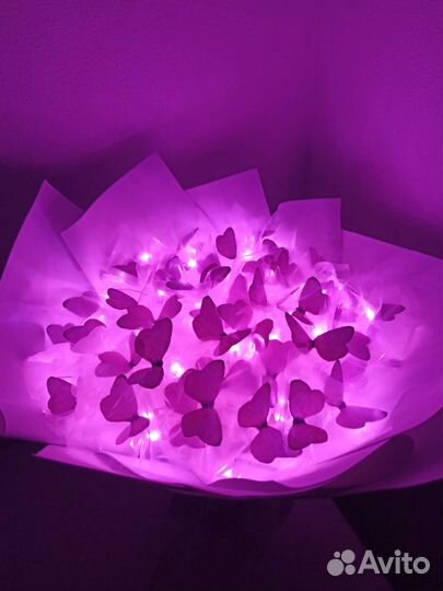 Светящийся букет из бабочек