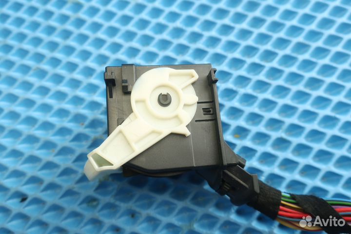 Разъем 5Q0937702 vag