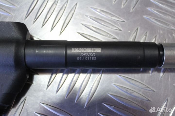 Форсунка впрыска топлива Denso 095000-5801
