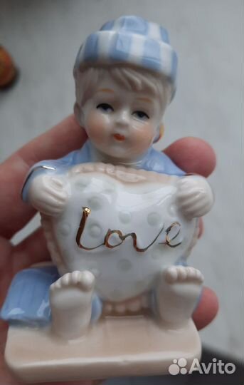 Матрёшка СССР и статуэтка мальчика