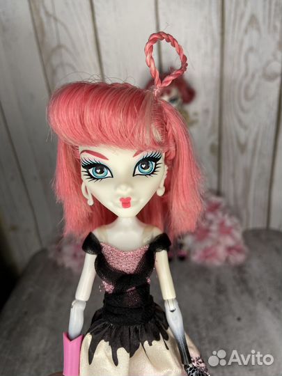 Монстер Хай Купидон базовая/сладкие 1600