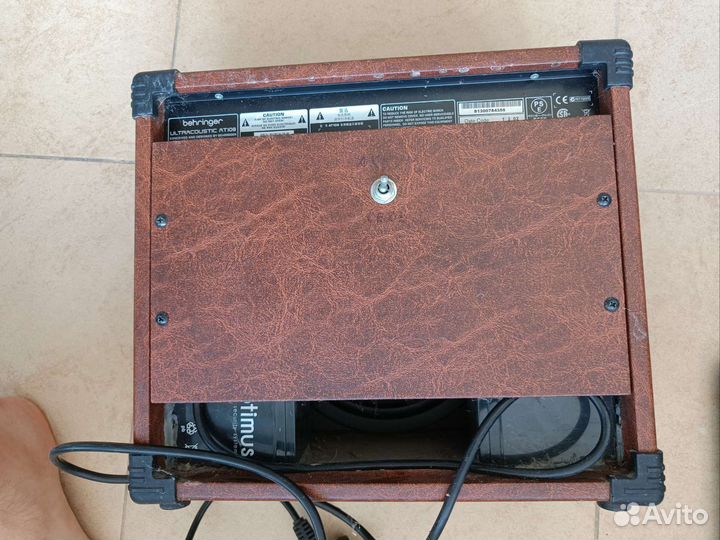 Комбоусилитель behringer 20 Вт