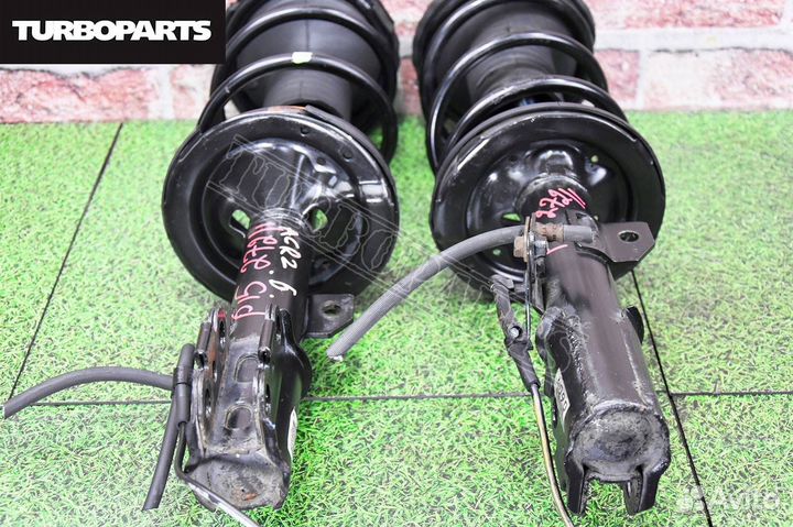 Стойки передние Toyota Ipsum ACM21 2azfe