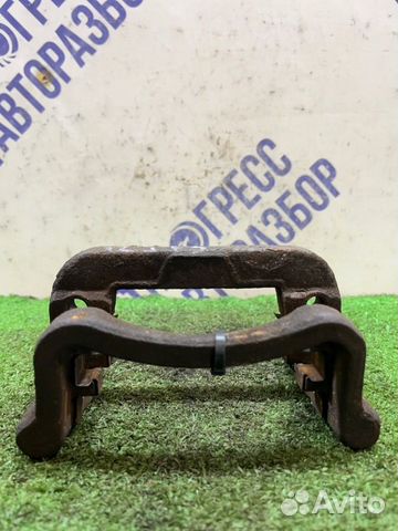 Скоба суппорта задняя правая Opel Insignia седан