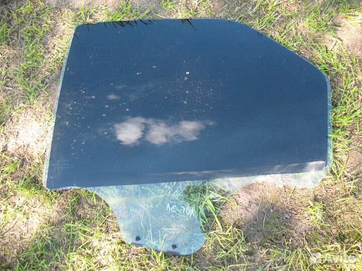 Стекло задней двери Renault Logan