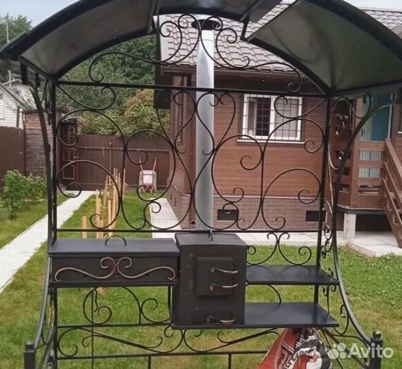 Мангал с крышей