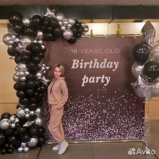 Фотозона из золотых пайеток