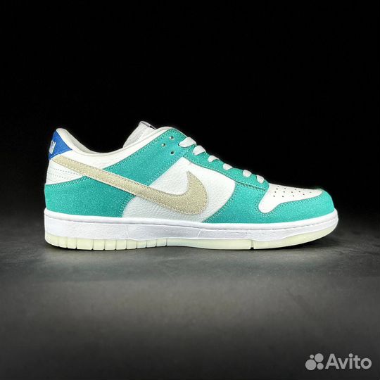 Кроссовки Nike Kasina x Dunk Low ‘Road Sign’