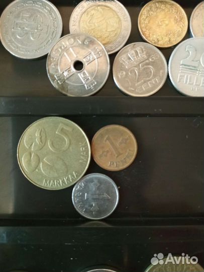 Монеты разных стран, жетоны