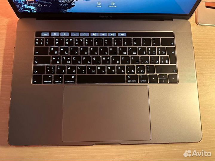 Macbook pro 15 2018 i7 2,6ггц 16gb 512 gb 560X