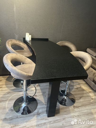 Стол из камня