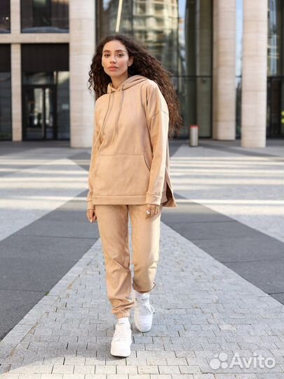 Спортивный костюм женский