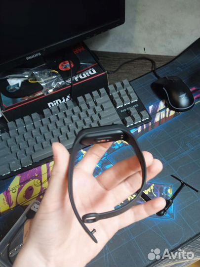 Часы мибенд 4