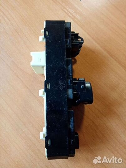 Блок управления стеклоподьемниками