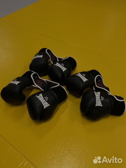 Боксерские перчатки reyvel 12oz