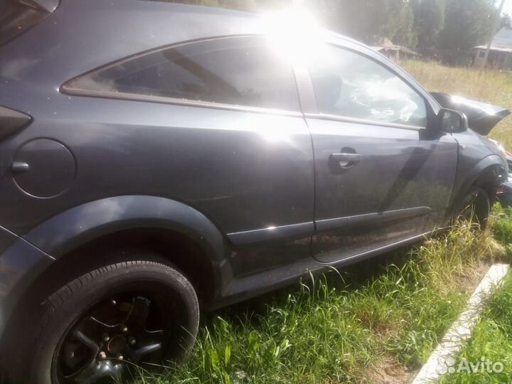 Opel Astra GTC 1.6 МТ, 2008, битый, 215 000 км