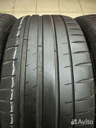 Michelin Pilot Sport 4 225/40 R18 92Y