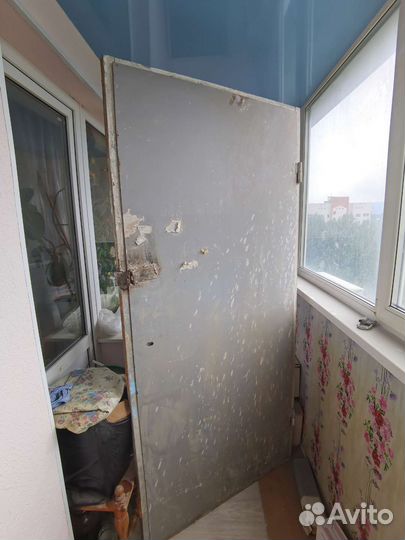 Дверь входная металлическая от застройщика