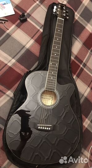 Акустическая гитара Martinez + комплектующие