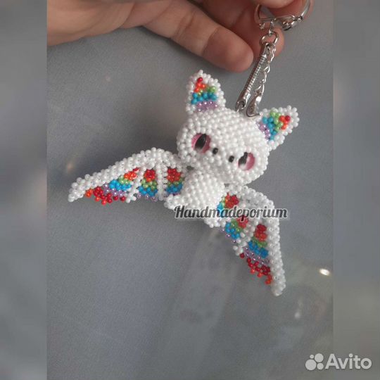 Летучая мышь из бисера