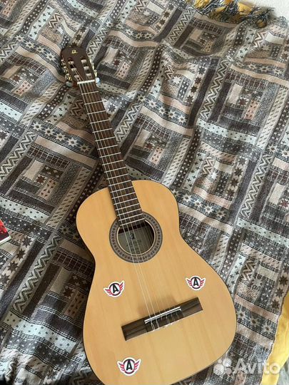 Акустическая гитара Admira