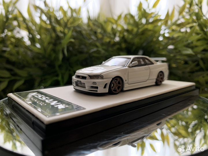 Машинка 1:64 Nissan Skyline GT-R R34 Z-Tune
