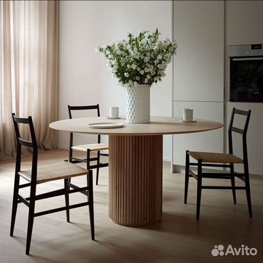 Стол обеденный из массива дерева