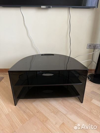 Стеклянная тумба под тв