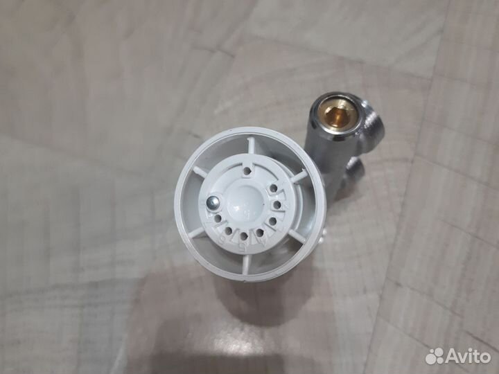 Узел терморегулирующий для подключения батареи