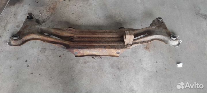 Подрамник задний Toyota Camry V40 2006-2011