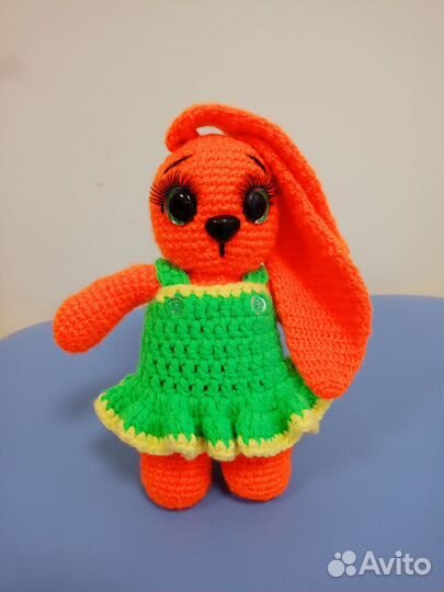 Вязаные игрушки зайка