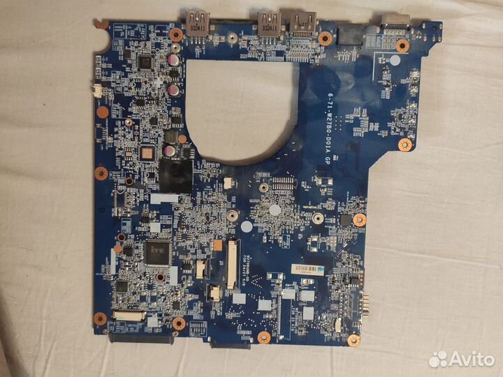 Gigabyte Q1700 по частям